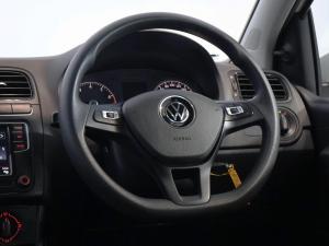 Volkswagen Polo Vivo hatch 1.6 Comfortline auto - Image 16