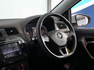 Volkswagen Polo Vivo hatch 1.6 Comfortline auto - Image 26