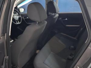 Volkswagen Polo Vivo hatch 1.6 Comfortline auto - Image 16