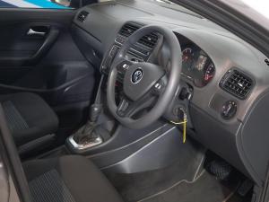 Volkswagen Polo Vivo hatch 1.6 Comfortline auto - Image 17