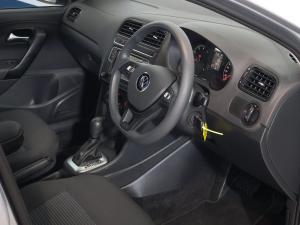 Volkswagen Polo Vivo hatch 1.6 Comfortline auto - Image 17