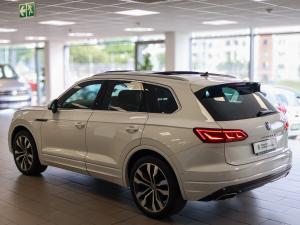 Volkswagen Touareg V6 TDI Executive R-Line - Image 5