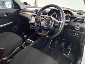 Suzuki Swift 1.2 GLX manual - Image 11
