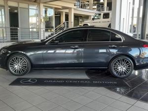 Mercedes-Benz C-Class C200 Avantgarde - Image 4