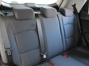Mahindra XUV300 1.2T W4 SE - Image 13