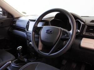 Mahindra XUV300 1.2T W4 SE - Image 15