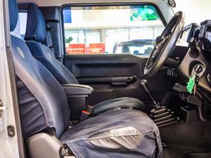 Suzuki Jimny 1.5 GLX AllGrip 3-door manual - Image 12