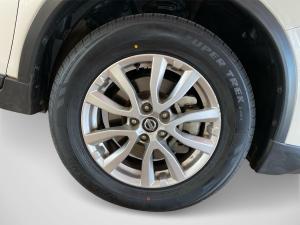 Nissan X-Trail 2.5 4x4 Acenta Tech - Image 9