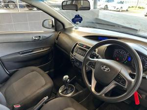Hyundai i20 1.4 Fluid auto - Image 11