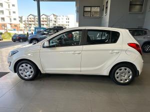 Hyundai i20 1.4 Fluid auto - Image 4
