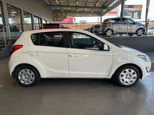 Hyundai i20 1.4 Fluid auto - Image 8