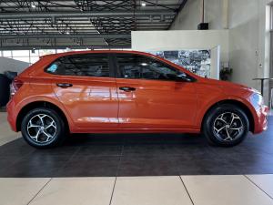 Volkswagen Polo hatch 1.0TSI Life manual - Image 4