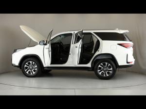 Toyota Fortuner 2.4GD-6 4x4 - Image 11