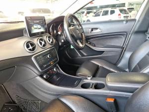 Mercedes-Benz GLA GLA220d 4Matic Style - Image 13