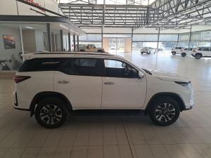 Toyota Fortuner 2.4GD-6 4x4 - Image 4