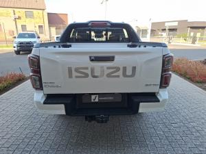 Isuzu D-Max 3.0TD double cab V-Cross 4x4 - Image 5