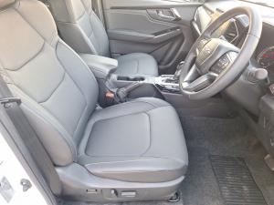 Isuzu D-Max 3.0TD double cab V-Cross 4x4 - Image 16