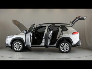 Toyota Corolla Cross 1.8 HEV XS - Image 13