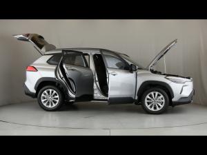 Toyota Corolla Cross 1.8 HEV XS - Image 17