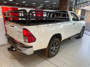 Toyota Hilux 2.4GD-6 single cab Raider manual - Image 2