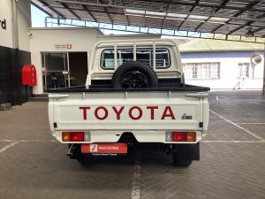 Toyota Land Cruiser 79 2.8GD-6 double cab - Image 5