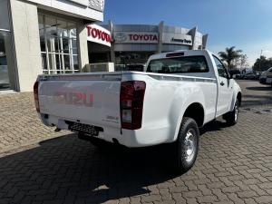 Isuzu D-Max Gen 6 250c single cab Fleetside - Image 2