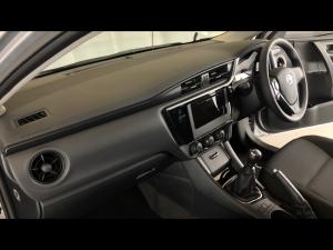 Toyota Corolla Quest 1.8 Plus manual - Image 9