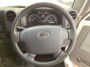 Toyota Land Cruiser 79 4.5D-4D V8 double cab LX - Image 8