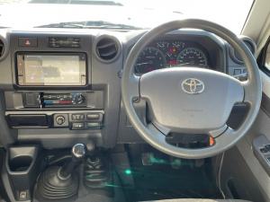 Toyota Land Cruiser 79 4.5D-4D V8 single cab LX 70th Anniversary - Image 8