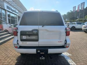 Toyota Land Cruiser 200 4.5D-4D V8 GX-R - Image 5