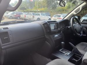 Toyota Land Cruiser 200 4.5D-4D V8 GX-R - Image 7