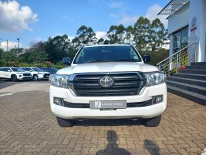 Toyota Land Cruiser 200 4.5D-4D V8 GX-R - Image 4