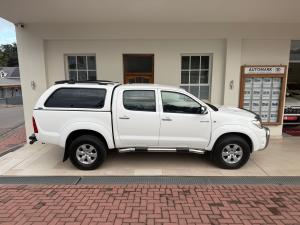 Toyota Hilux 3.0D-4D double cab 4x4 Raider - Image 4