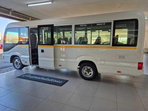 Toyota Coaster 4.0D 23 Seater B/S - Image 5