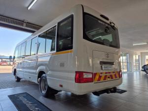 Toyota Coaster 4.0D 23 Seater B/S - Image 6