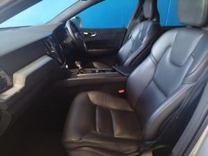 Volvo XC60 D4 AWD Momentum - Image 11