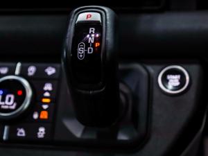 Land Rover Defender 90 P300 X-Dynamic SE - Image 15