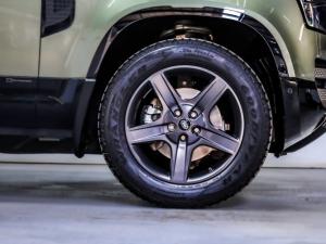 Land Rover Defender 90 P300 X-Dynamic SE - Image 4