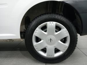Nissan NP200 1.6i safety pack (aircon) - Image 11
