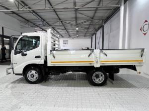 Hino Hino 300 614 SWBChassis Cab - Image 4