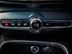 Volvo XC40 B3 Plus Dark - Image 16