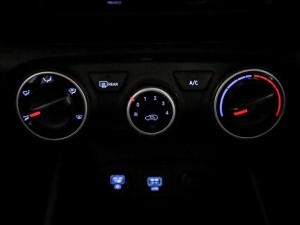 Hyundai Venue 1.0T Fluid auto - Image 10