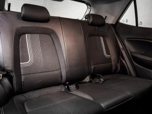 Hyundai Venue 1.0T Fluid auto - Image 7