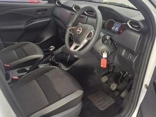 Nissan Magnite 1.0 Move panel van