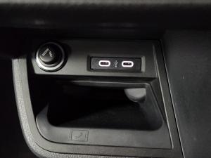 Volkswagen Caravelle 2.0BiTDI Highline 4Motion - Image 16