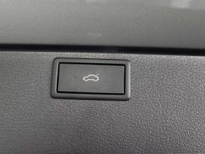 Volkswagen Caravelle 2.0BiTDI Highline 4Motion - Image 20