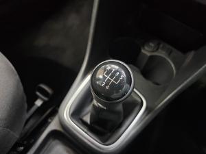 Volkswagen Polo Vivo hatch 1.6 Highline - Image 7