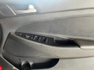 Hyundai Tucson 2.0 Premium auto - Image 9
