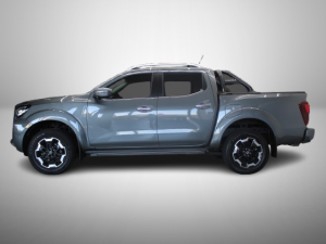 Nissan Navara 2.5DDTi double cab LE Plus - Image 5