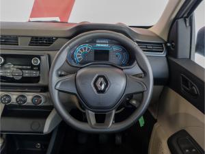 Renault Triber 1.0 Life - Image 10